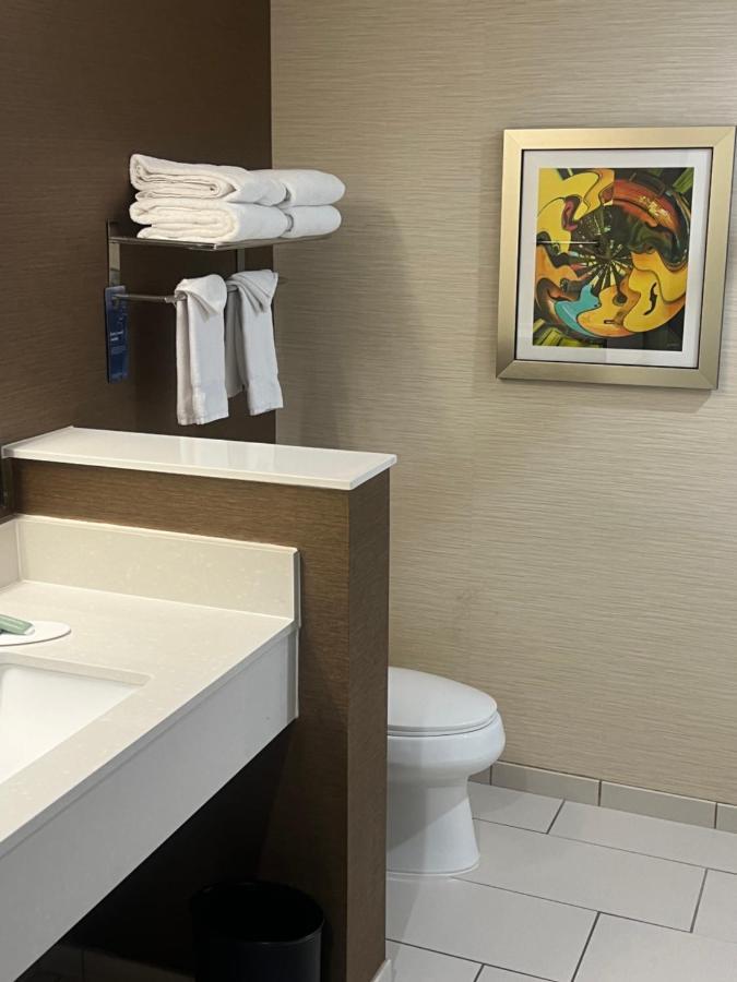 Fairfield Inn & Suites By Marriott Austin Buda Bagian luar foto