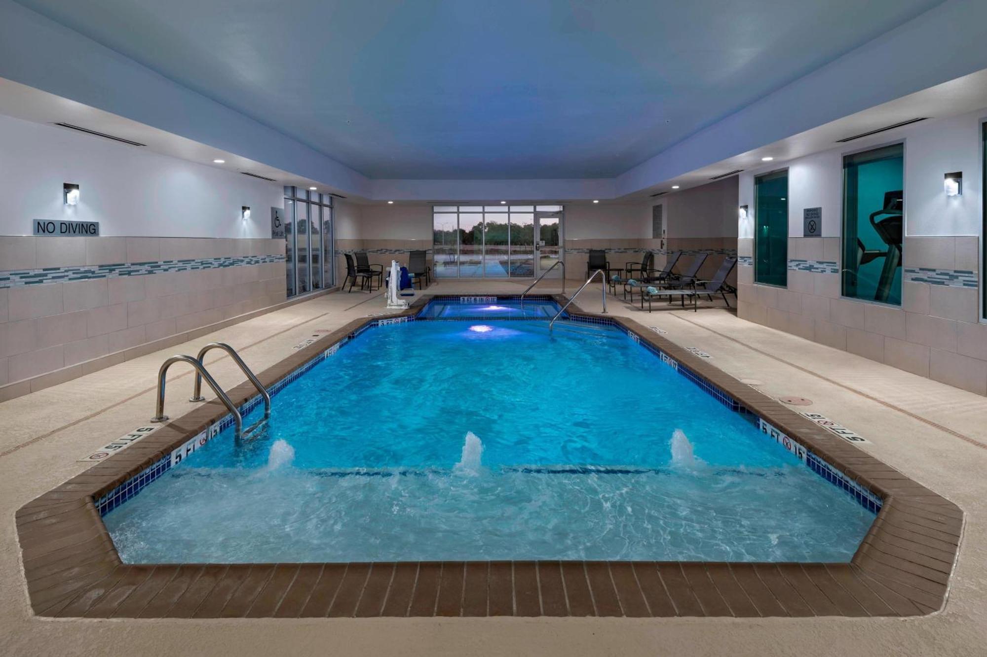 Fairfield Inn & Suites By Marriott Austin Buda Bagian luar foto