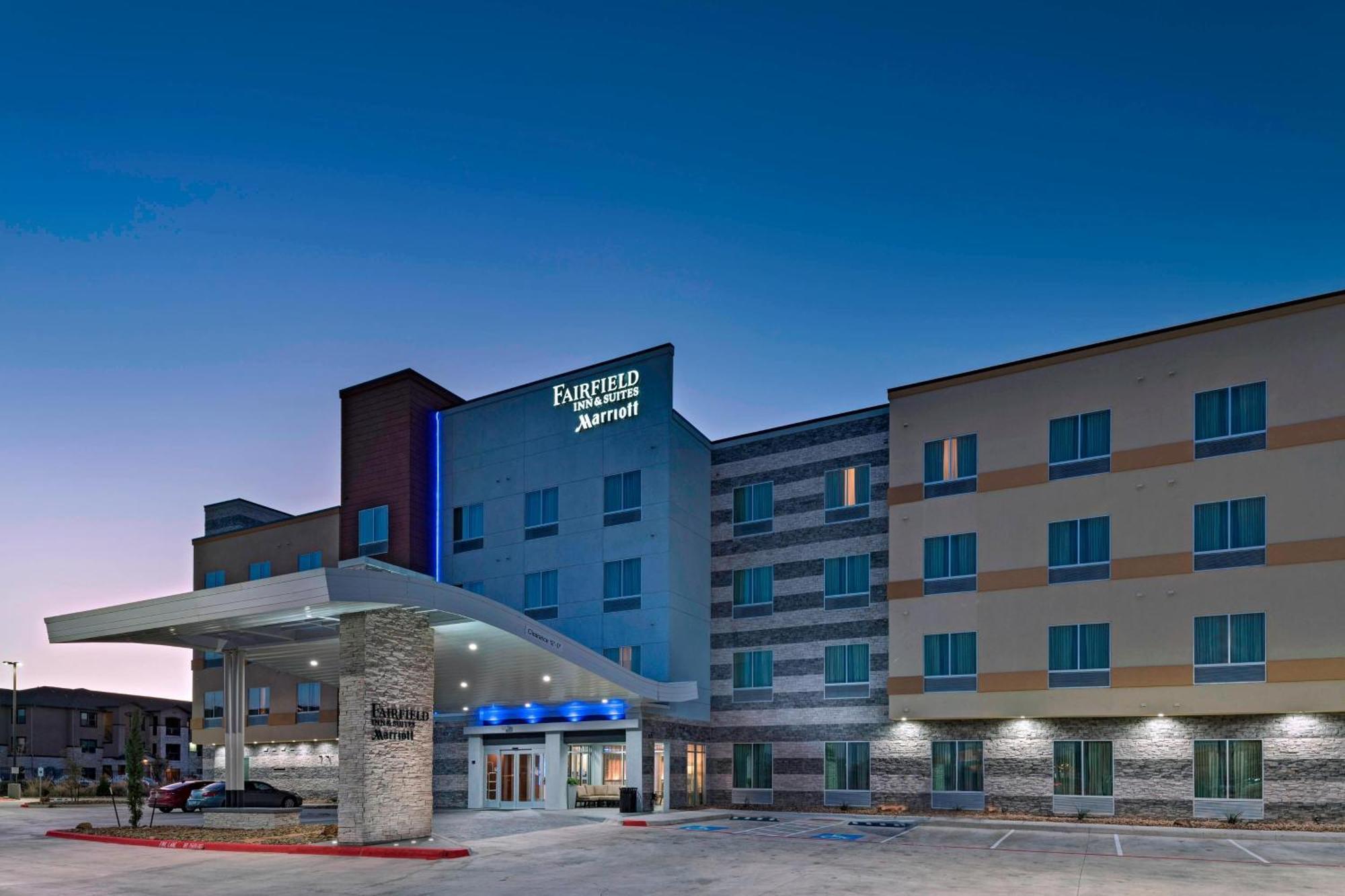 Fairfield Inn & Suites By Marriott Austin Buda Bagian luar foto